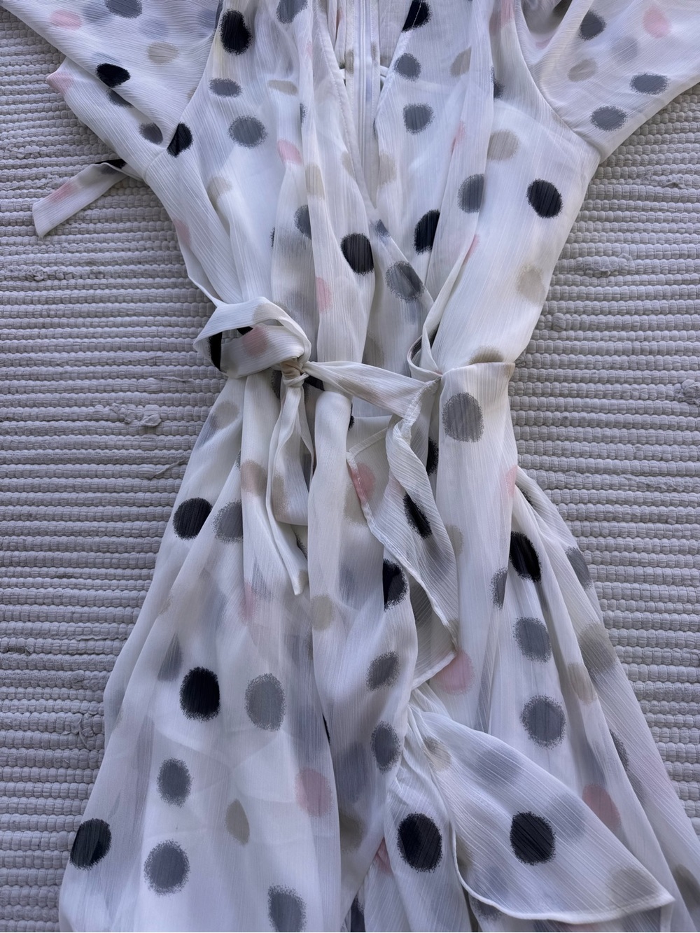 Calvin Klein Polka Dot Chiffon Wrap Dress Ruffle Hem Flutter Sleeve 12 - Picture 6 of 16